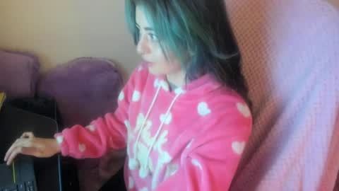   online show from April 9, 6:16 am