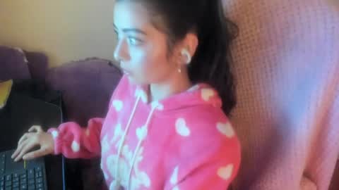   online show from April 27, 8:11 am