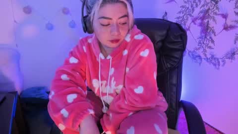   online show from February 6, 4:21 am