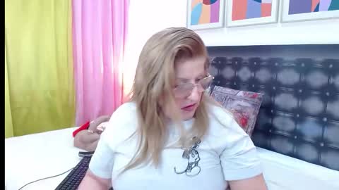 SANDRA online show from April 22, 11:07 am