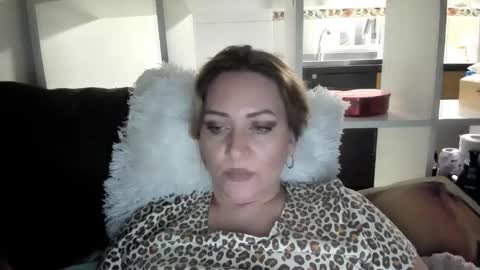 dont forghet to thumbs up if you like my show online show from November 3, 1:09 am