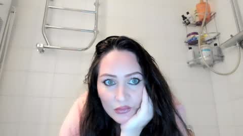 Snapshot of sandra______ chatting on December 2, 7:14 pm dont forghet to thumbs up if you like my show online show from December 2, 7:14 pm