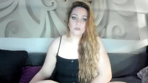 dont forghet to thumbs up if you like my show online show from November 20, 9:49 pm