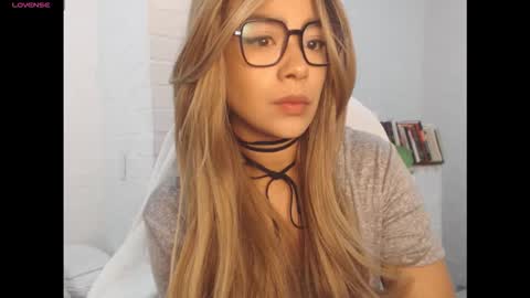 secret online show from December 1, 3:21 am