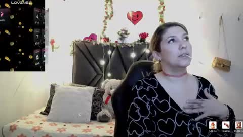 sanyaseraphine0 online show from July 22, 7:37 pm