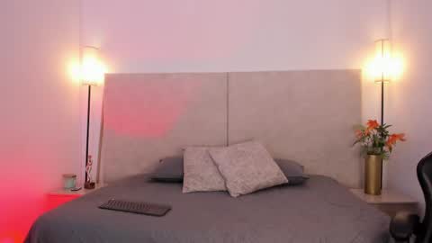 Saori  online show from April 21, 12:01 pm