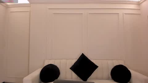 Saphira James online show from July 7, 1:19 am
