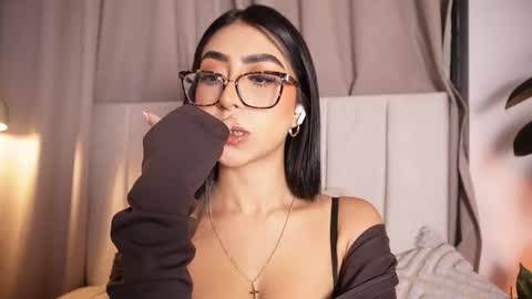 Sara  online show from April 29, 3:43 am