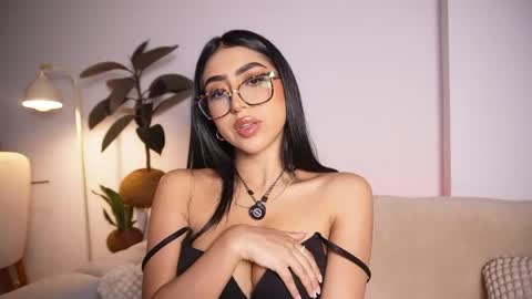 Sara  online show from April 25, 10:29 pm