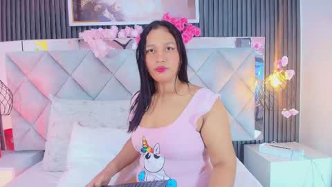 SARA online show from April 22, 11:40 am