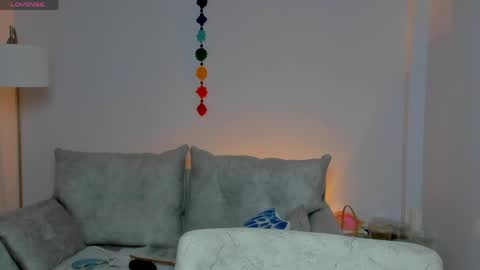   online show from April 22, 11:07 am