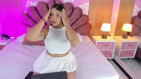 sara_colyn online show from June 18, 9:41 pm