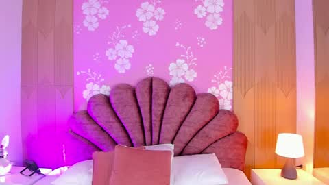 sara_colyn online show from May 6, 12:25 am