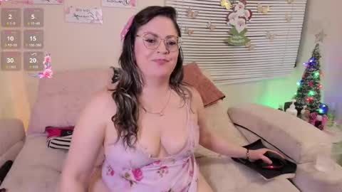 Sara Crowe online show from December 18, 4:50 am