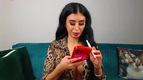 Im Sara I am happy to be here  online show from January 14, 6:02 pm