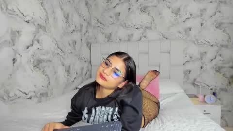 sara online show from November 29, 5:55 am