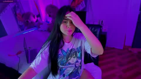 Snapshot of sara_leenn chatting on February 14, 4:47 am online show from February 14, 4:47 am