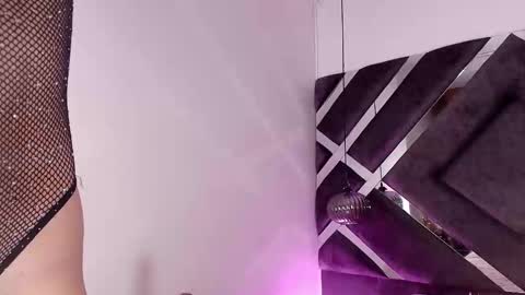 Snapshot of sara_lopee1 chatting on September 21, 12:15 pm sara_lopee1 online show from September 21, 12:15 pm