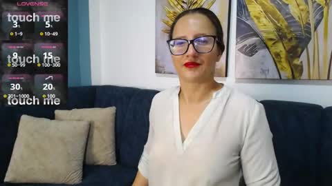 Sara   online show from April 25, 5:10 pm