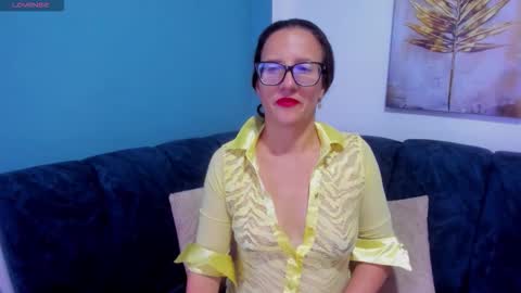 Sara   online show from January 8, 12:42 pm