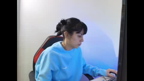 sara_mirandaaa online show from April 21, 11:45 pm