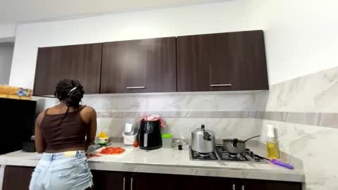 Sara online show from February 17, 6:29 pm