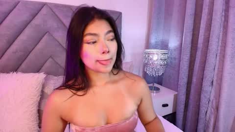 sara_owens7 online show from April 21, 2:51 am