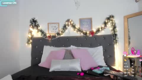 Sara  online show from December 15, 5:51 pm