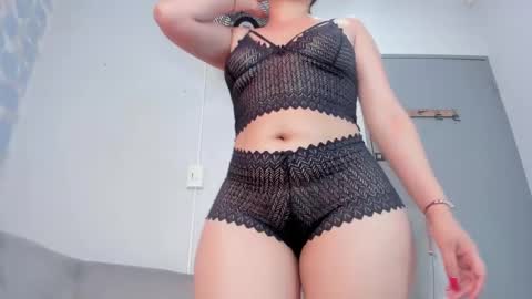 Snapshot of sara_rozze chatting on February 22, 11:13 am sara online show from February 22, 11:13 am