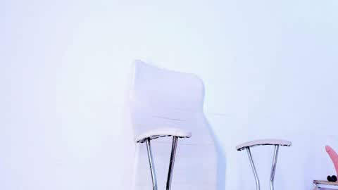 sara_sm1th_ online show from May 3, 12:08 pm