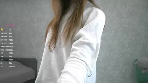 Snapshot of sara_whooops chatting on October 16, 7:49 pm Im Sara online show from October 16, 7:49 pm