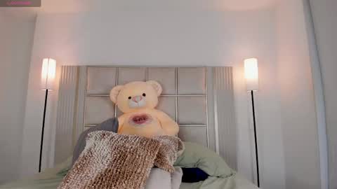 Sara Miller  online show from April 24, 9:50 pm