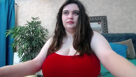 saraelise online show from April 3, 4:49 pm