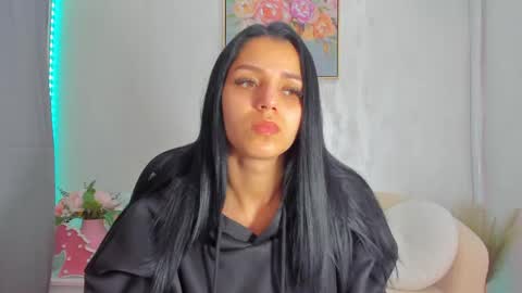 Sara online show from April 29, 8:06 am