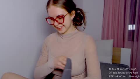 Sarah online show from April 27, 5:21 pm