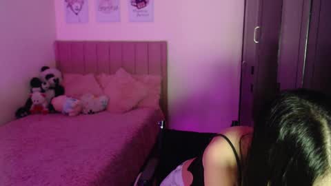Snapshot of sarah_stone15 chatting on February 1, 7:34 pm Sarah online show from February 1, 7:34 pm