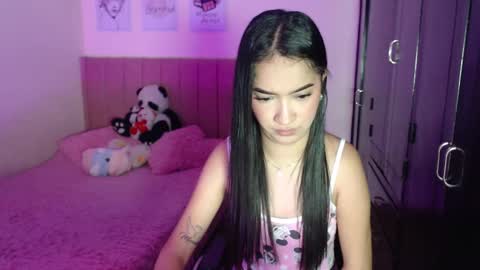Snapshot of sarah_stone15 chatting on February 12, 5:37 pm Sarah online show from February 12, 5:37 pm