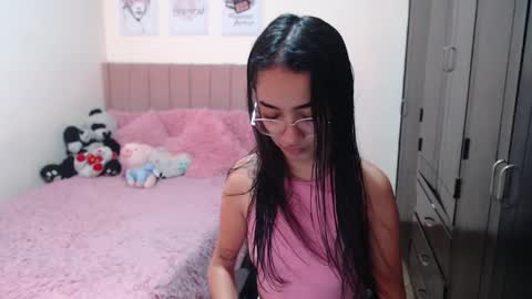 Snapshot of sarah_stone15 chatting on January 5, 5:09 pm Sarah online show from January 5, 5:09 pm