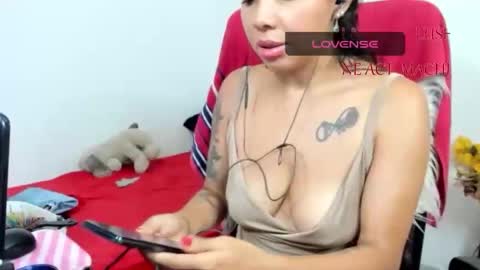 Sarah online show from April 24, 10:45 pm