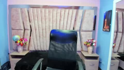 Snapshot of sarah_sweett_ chatting on October 17, 1:47 pm Sarah online show from October 17, 1:47 pm