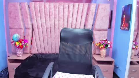 Snapshot of sarah_sweett_ chatting on October 10, 2:22 pm Sarah online show from October 10, 2:22 pm