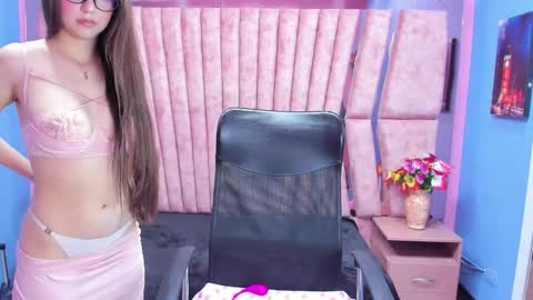 Snapshot of sarah_sweett_ chatting on October 15, 2:08 pm Sarah online show from October 15, 2:08 pm