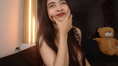 sarahajhoness online show from April 27, 4:37 pm