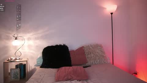 Sarah and Erik online show from April 25, 2:25 am