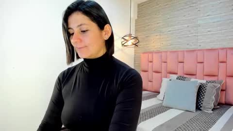 Sarah Deyvis online show from March 6, 4:38 pm