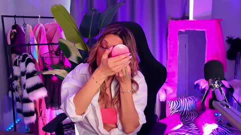 Divine Sarah NONUDE model online show from April 9, 12:54 pm