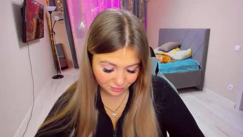 Sarah online show from December 2, 5:15 pm