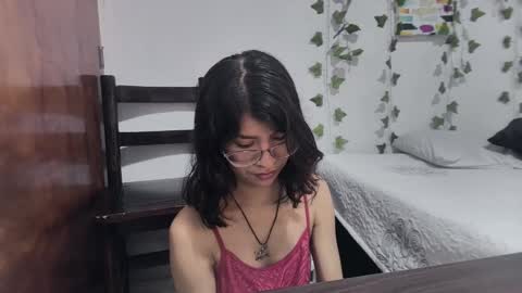 Sarah  online show from December 15, 8:14 pm