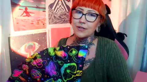 Sarah T online show from September 25, 6:28 pm