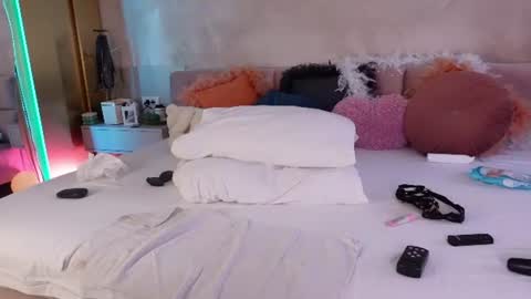 Jenny online show from July 7, 5:43 am